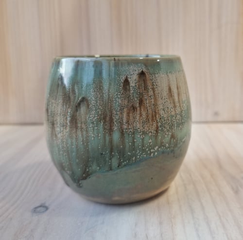 Stort krus uden hank.