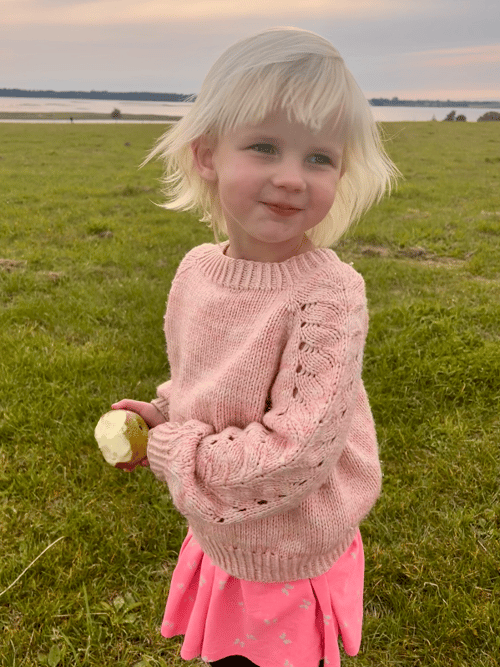 Kanula Kids - Strikkeopskrift (dansk PDF) fra AmalieDiKnit