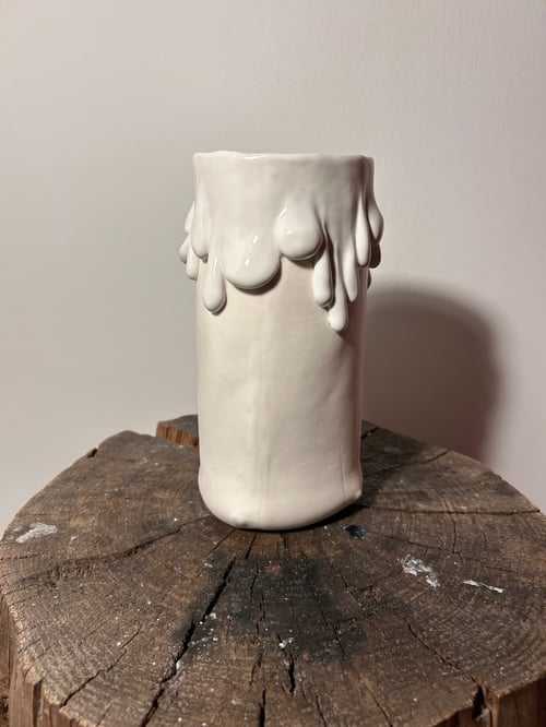 Hvid Blop vase fra Clayby Anne Juel