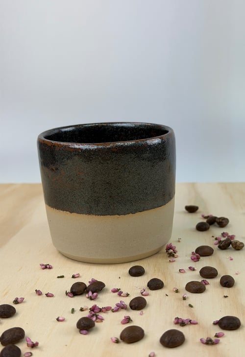 Mørkebrun med glimmer