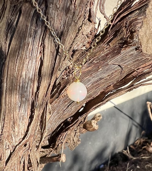 Halskæde med Etiopisk Opal fra BeYou Crystals 