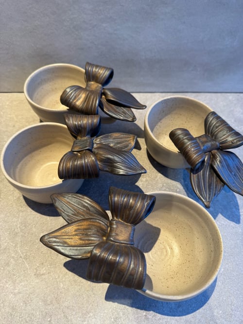 Kæmpe sløjfe på kop