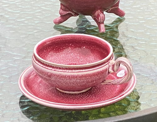 Rød romantisk kop. Mål: bredde 10cm x 5,5cm høj