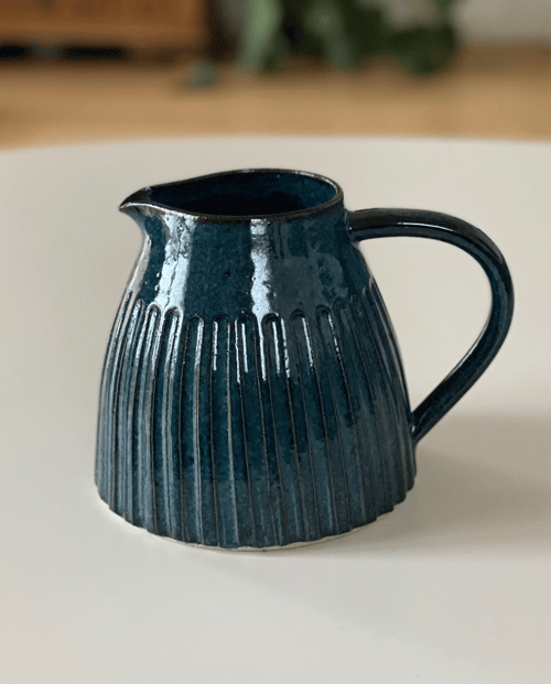 Kande m. riller, havblå - 1,4 liter fra Aaskoven Keramik