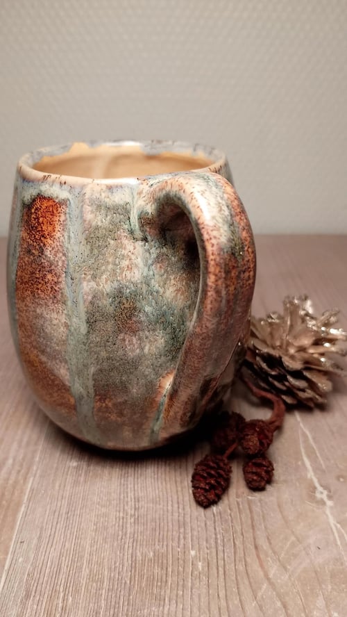 Håndlavet kaffekrus i stentøj. 