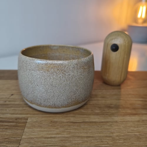 Lysebrun lysestage  fra Jo keramik 