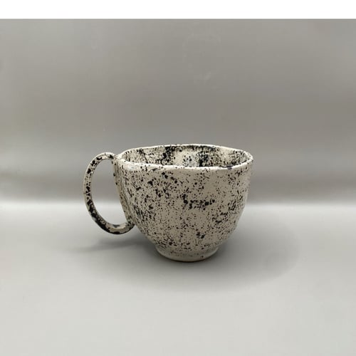 Lys med sorte nister