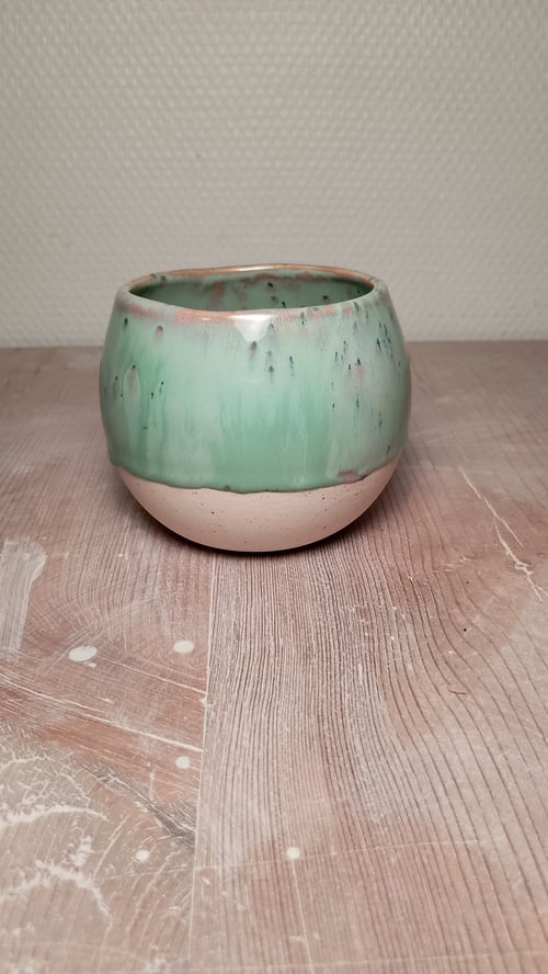 Håndlavet kaffekrus i stentøj.