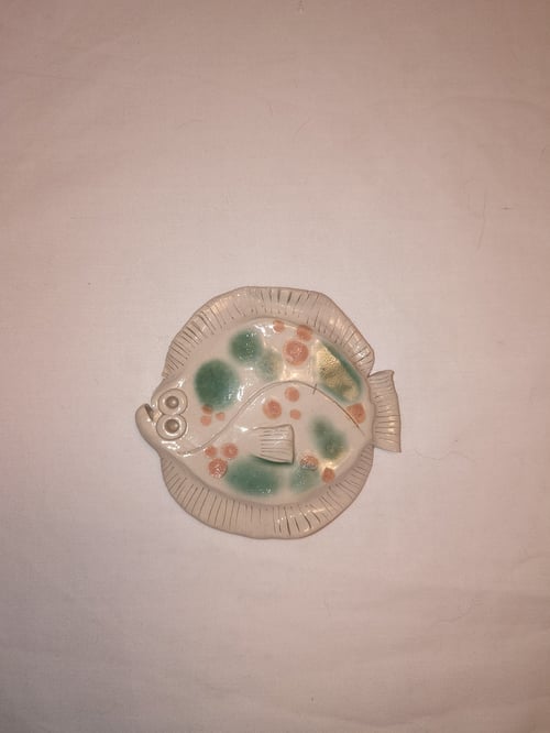 Lille keramikfisk fra Hav af Ler