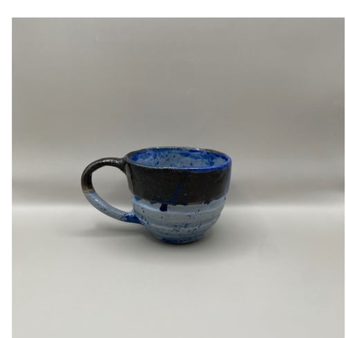 Blålig kop med lyseblå hjerte 