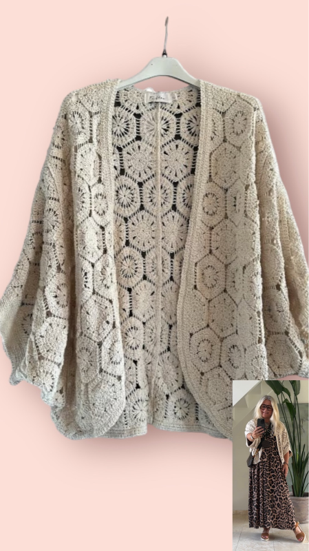 Ada cotton cardigan, Beige. Onesize str. 38-48. fra KJOLEUNIVERSET.DK