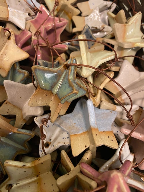 Keramik ophæng - Stjerner fra Charlottesclayground