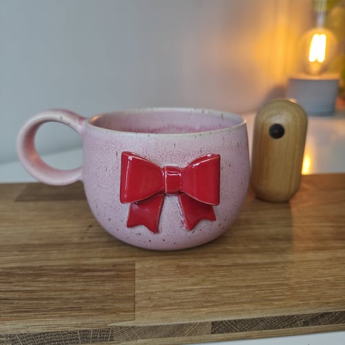 Lyserød sløjfe kop  fra Jo keramik 
