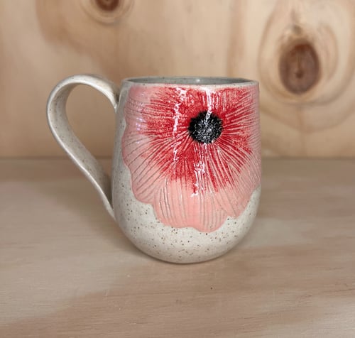 Kop med sommerblomst rød/lyserød