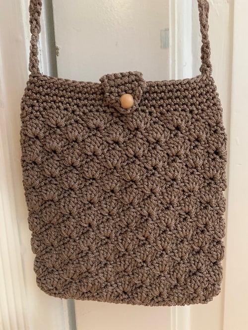 Lille hæklet cross-body taske i beige fra Ani Ri Design