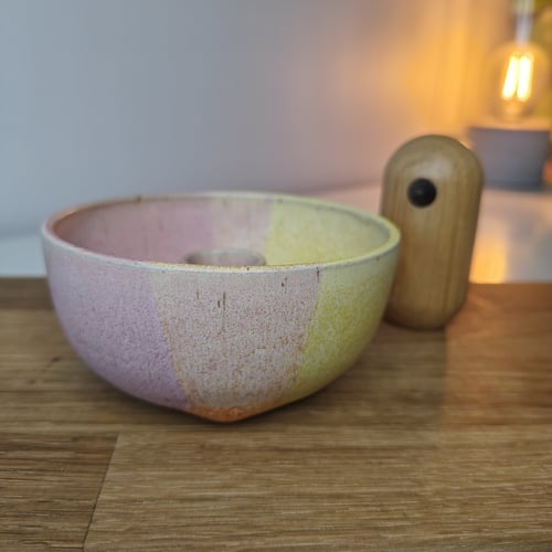 Lyserød/gul lysestage  fra Jo keramik 