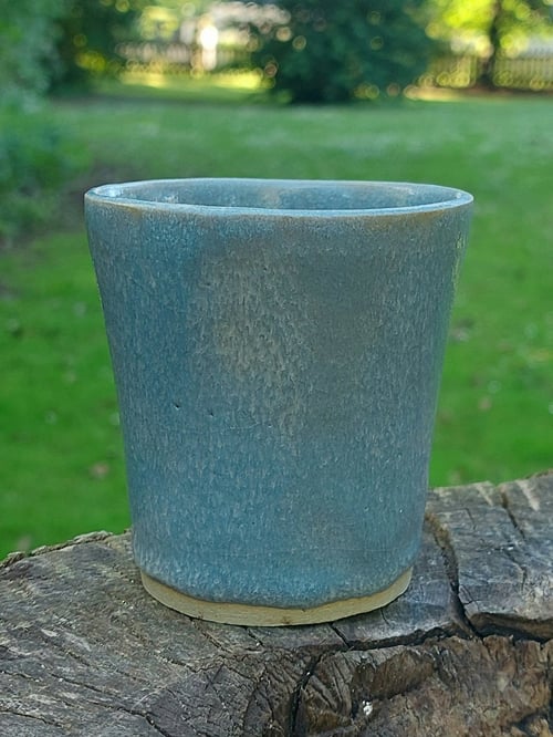 Lille kop i forglemmigej glasur 