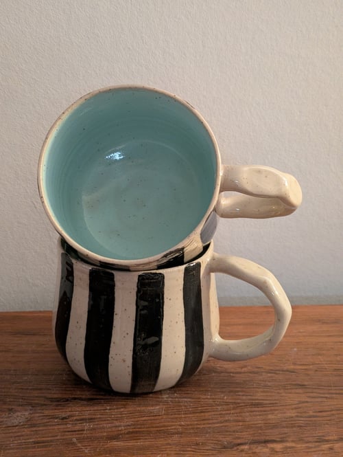 kopint med sorte striber  fra LaVA Keramik