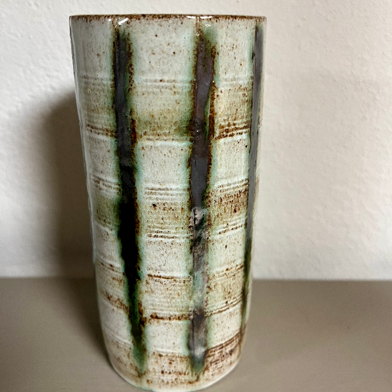 Vase, hvid nistret, med mønster - billede 1