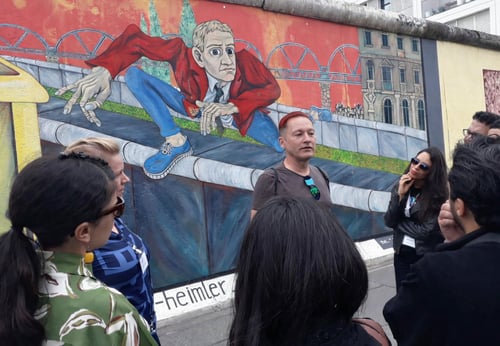 INDIVIDUEL WALKING TOUR fra guide-berlin