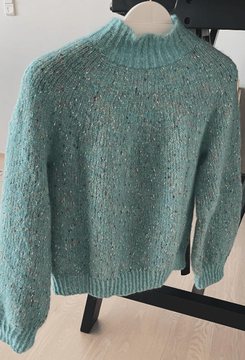 Kit: Let og luftig Novice sweater  fra Knit-Knot