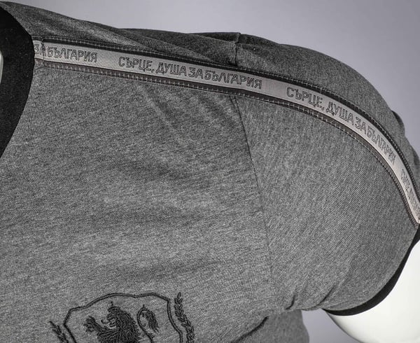 Сива фланелка "Сърце, душа за България"