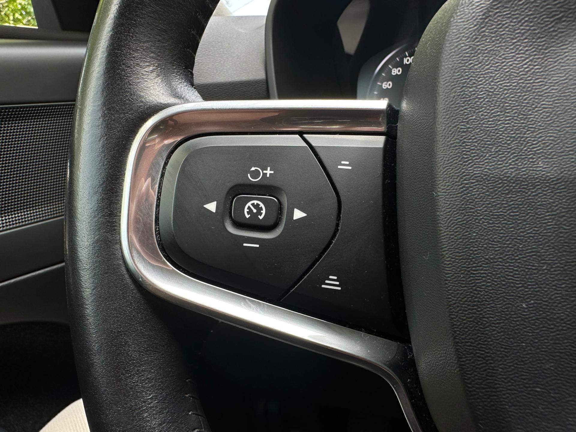 Volvo-XC 40