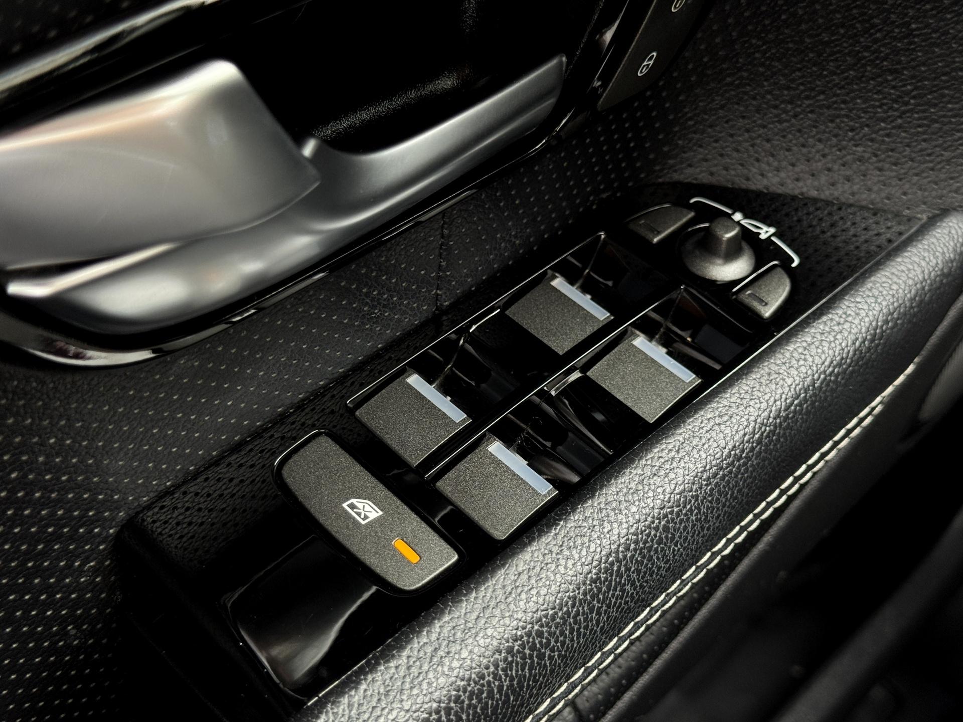 Land Rover-Range Rover Evoque