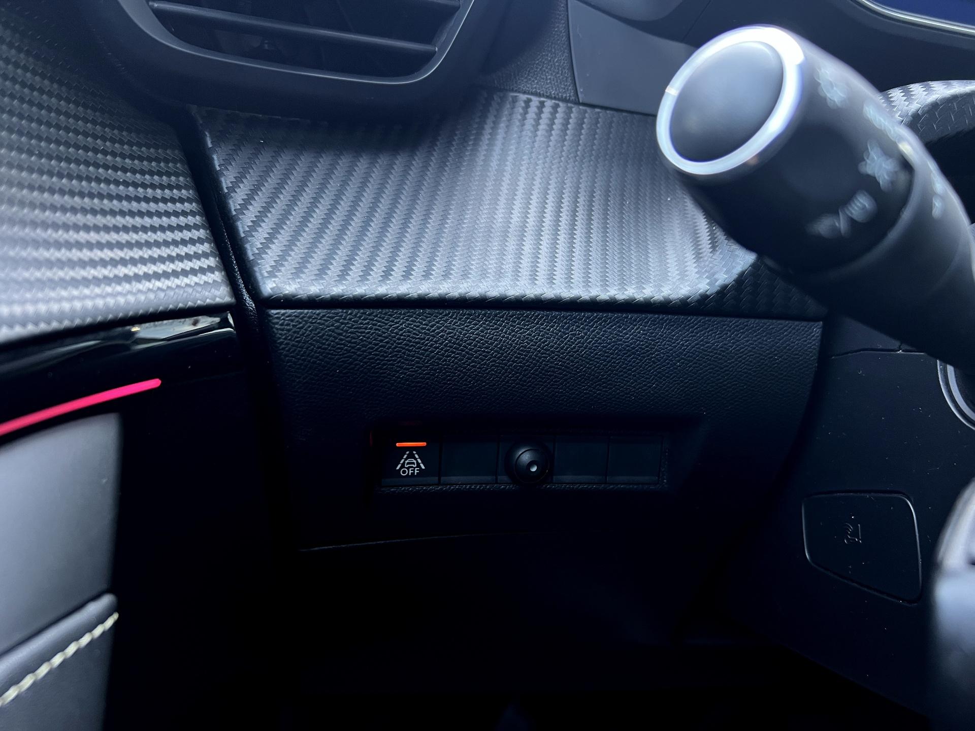Peugeot-208