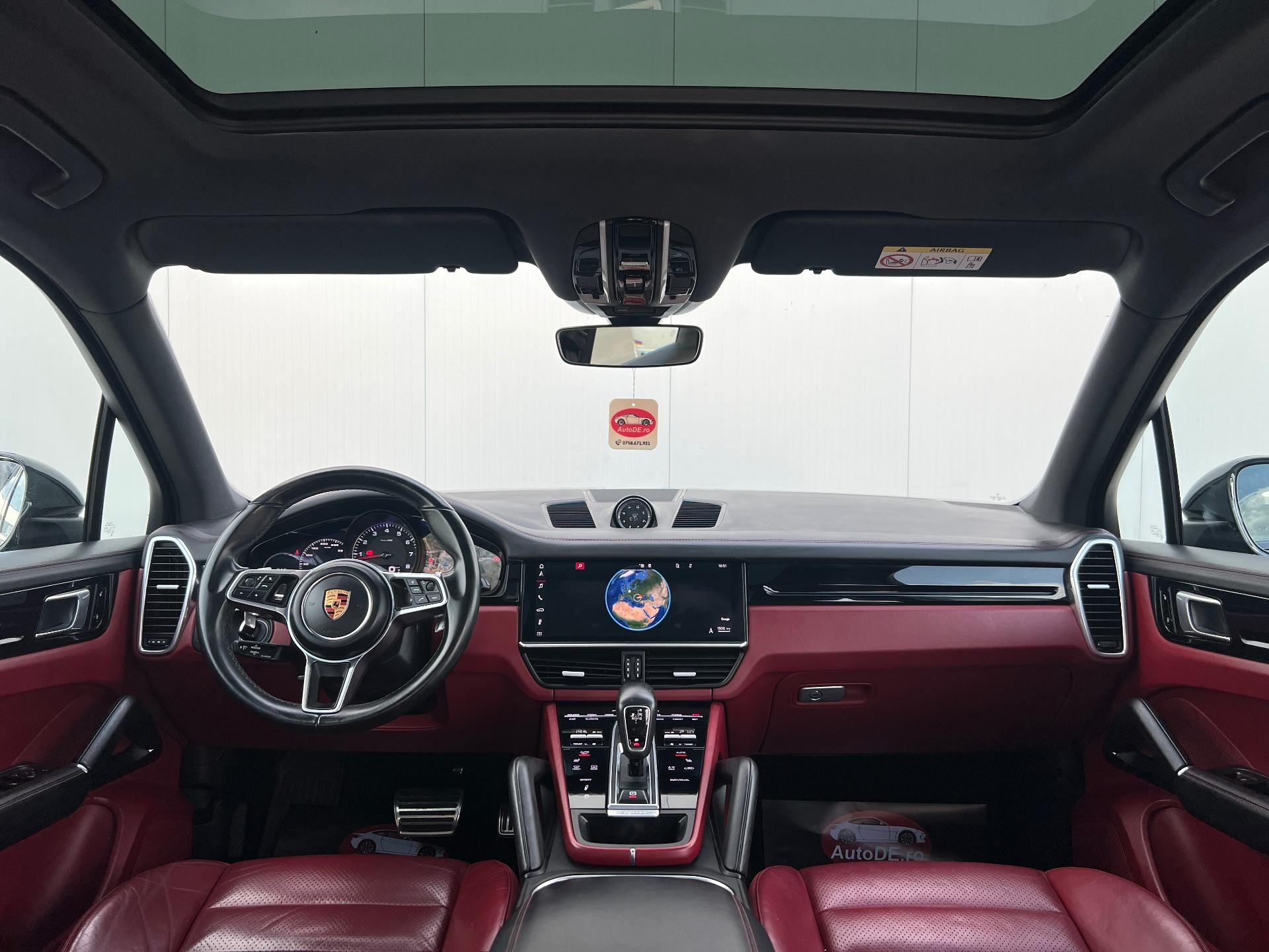 Porsche-Cayenne