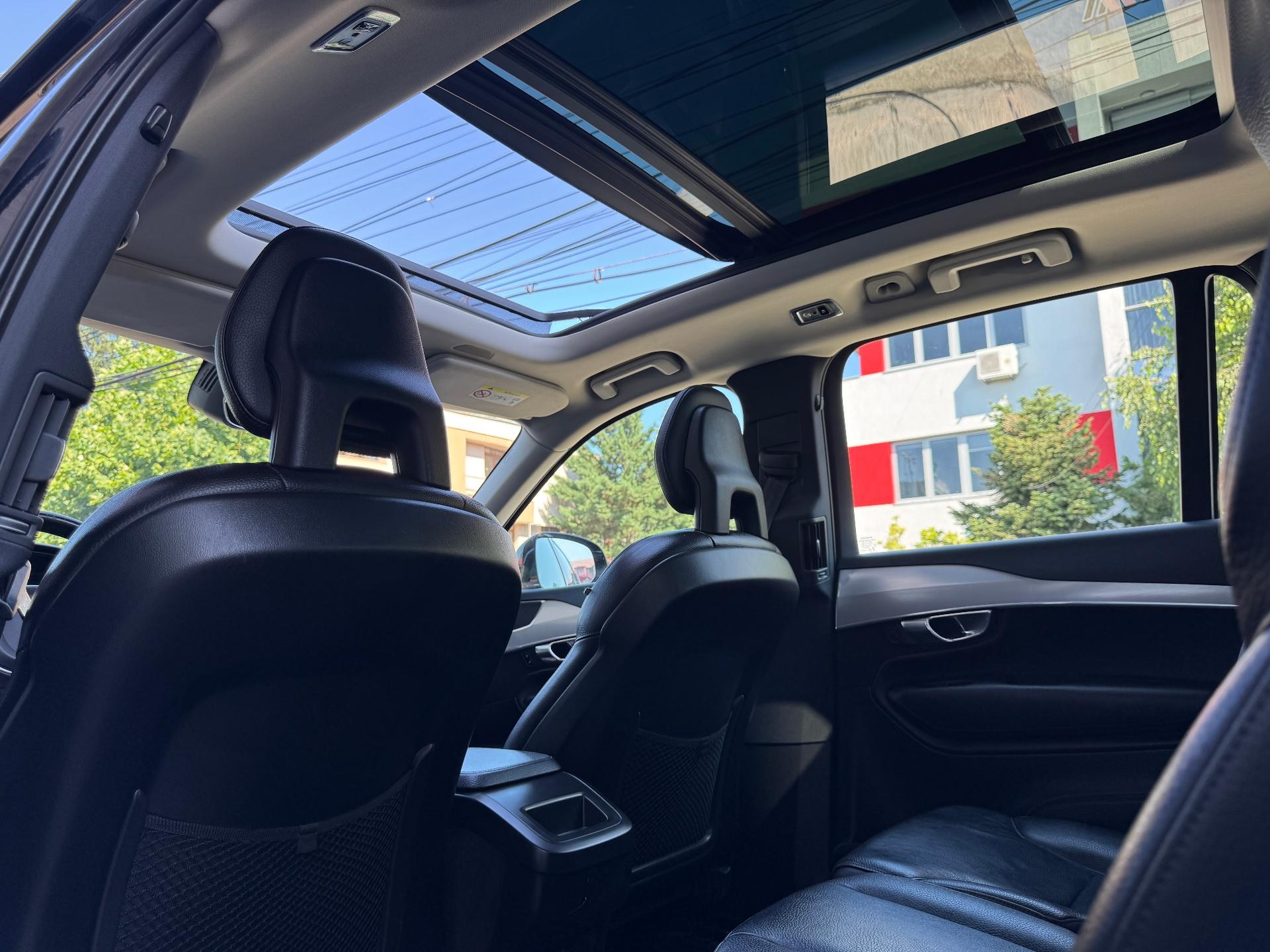 Volvo-XC 90