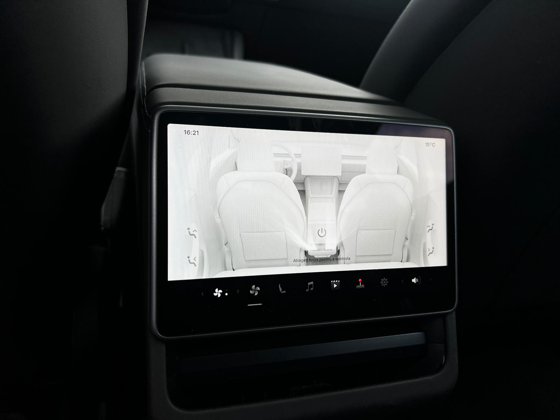 Tesla-Model 3