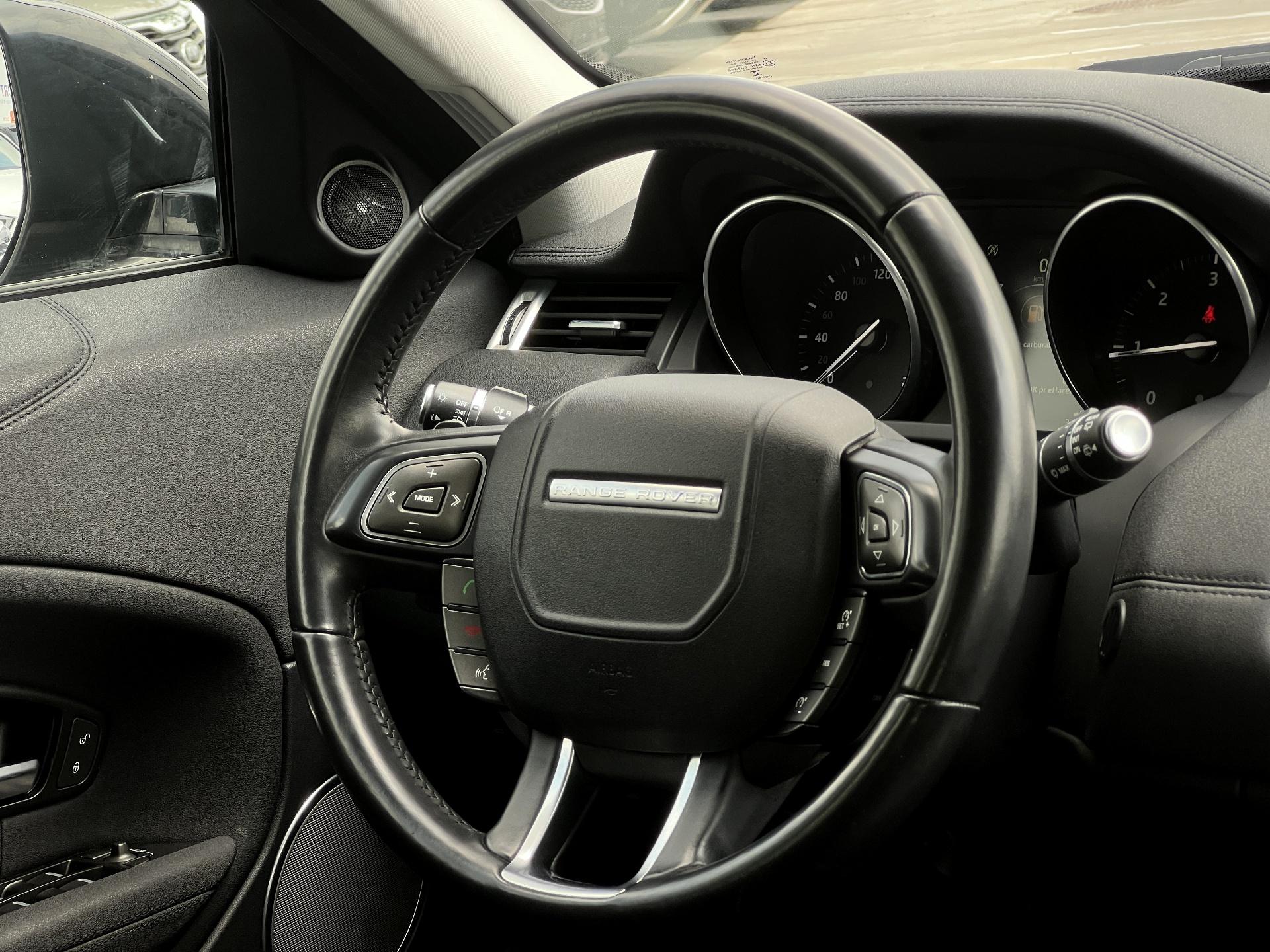 Land Rover-Range Rover Evoque