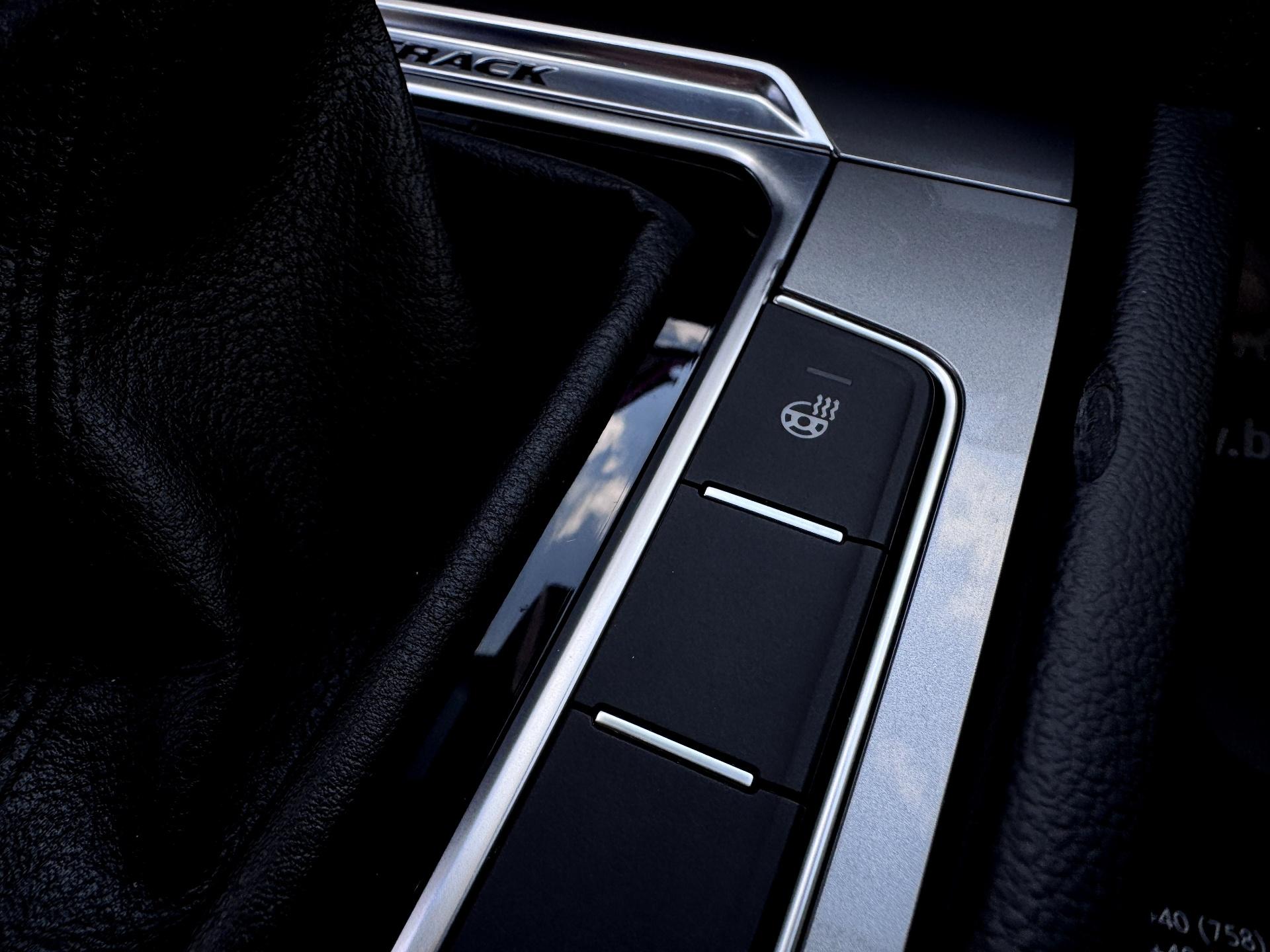 Volkswagen-Passat Alltrack