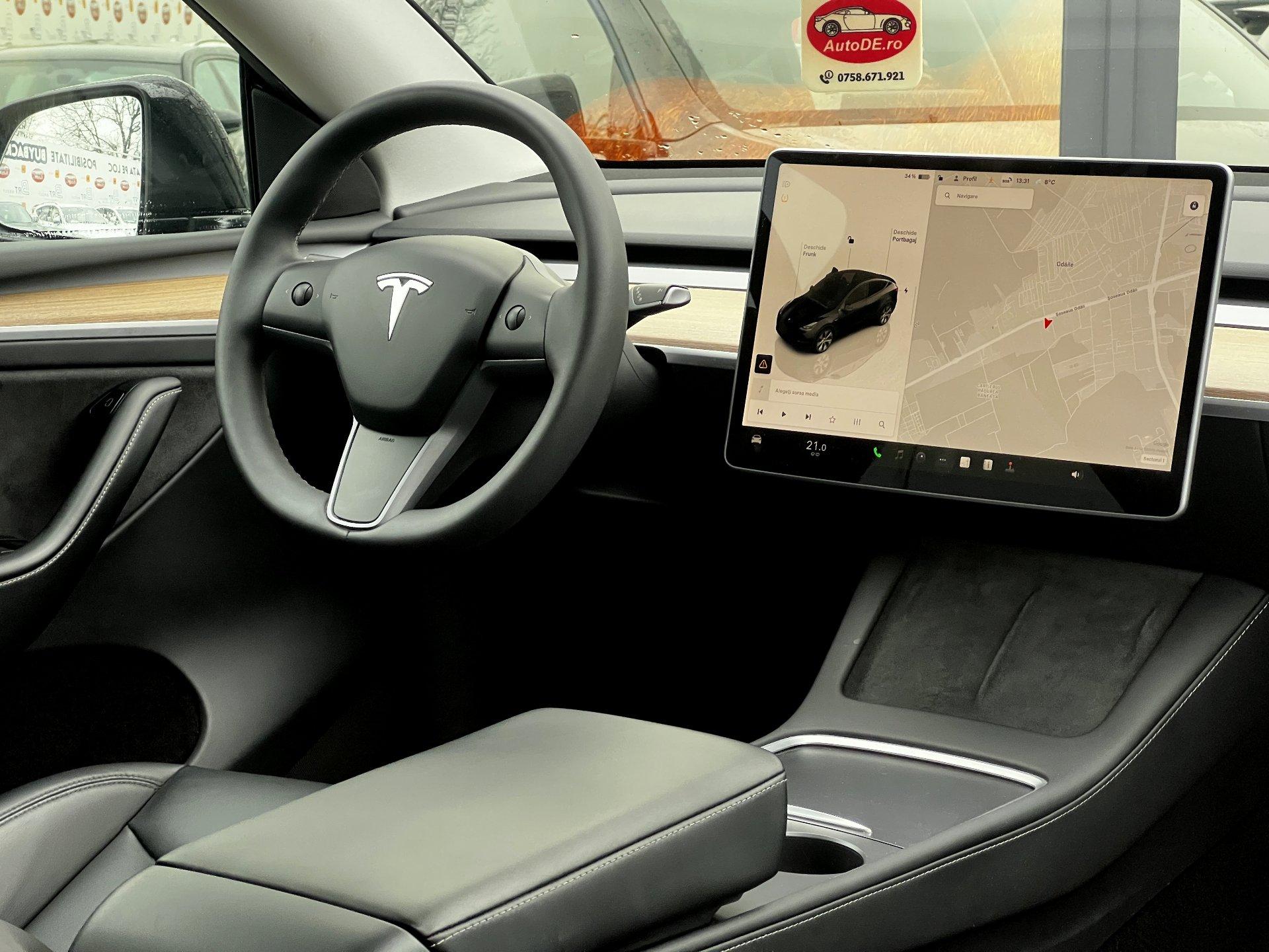 Tesla-Model Y