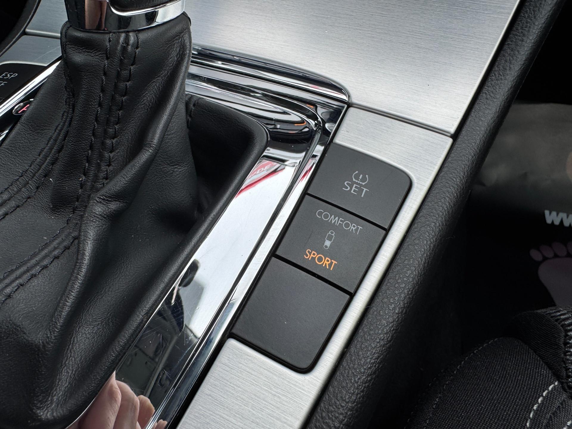 Volkswagen-Passat CC