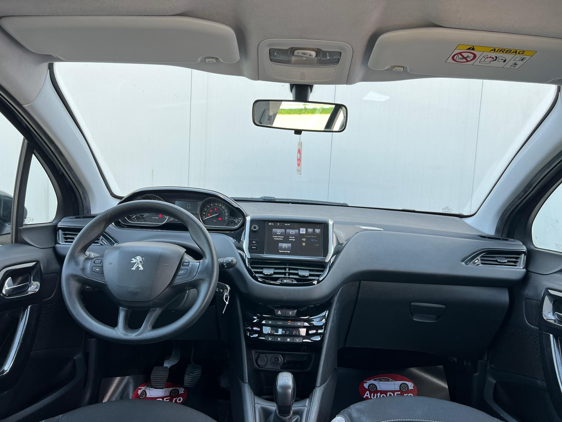 Peugeot-208