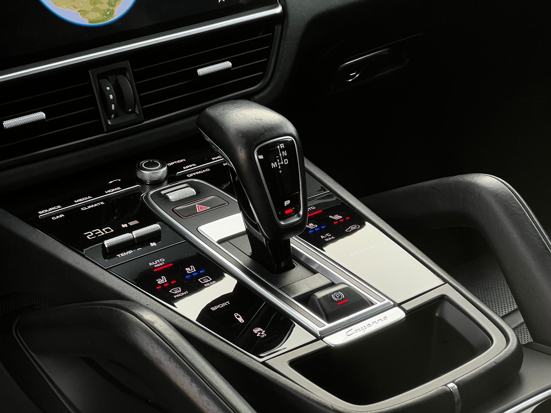 Porsche-Cayenne