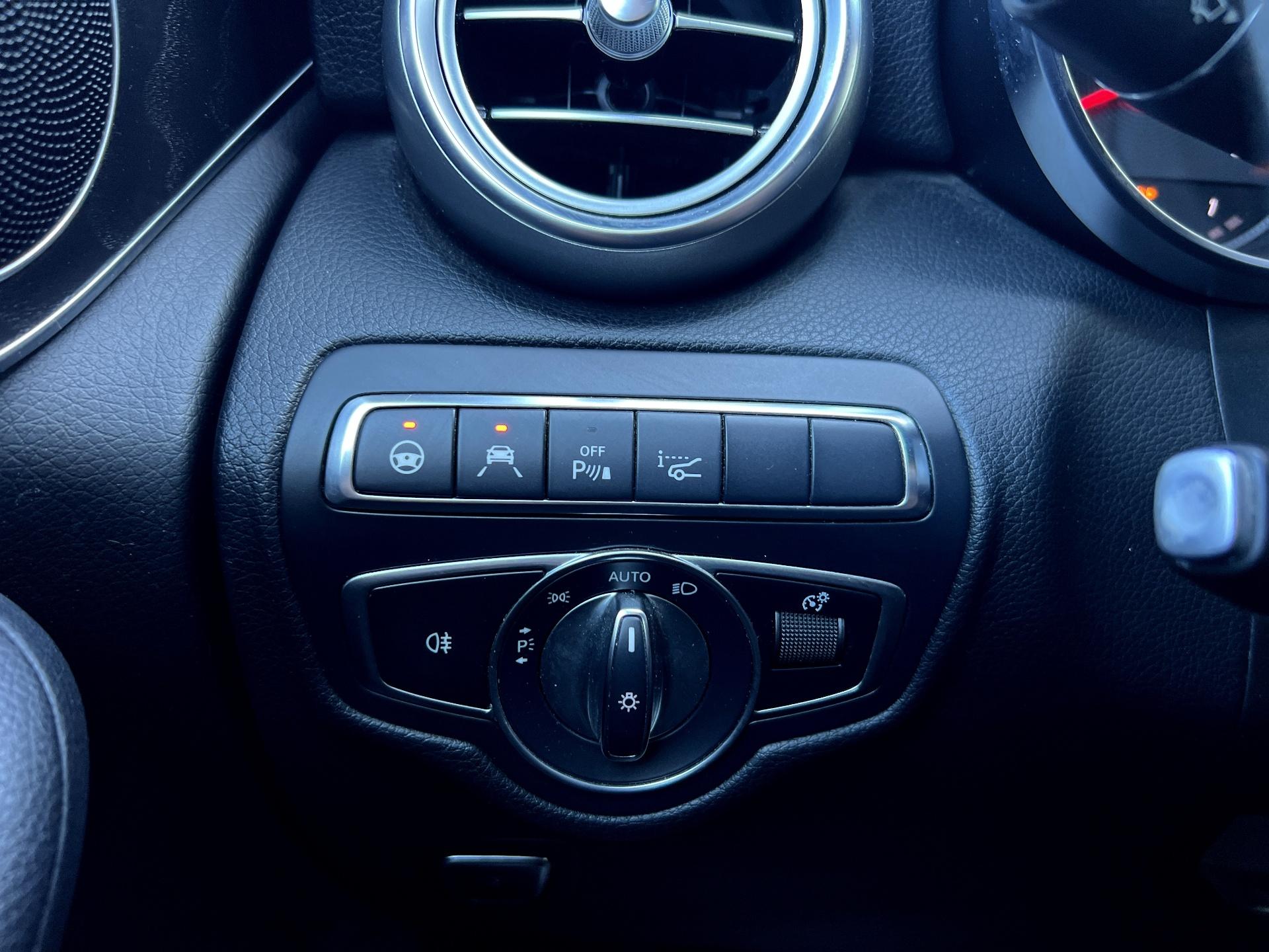 Mercedes-Benz-GLC-COUPE