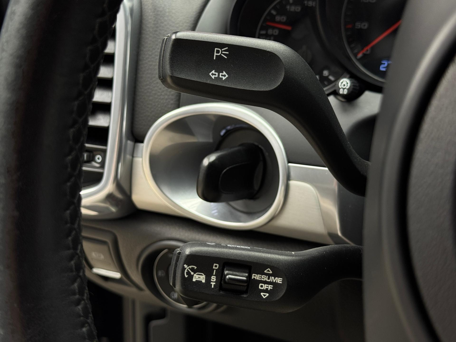 Porsche-Cayenne