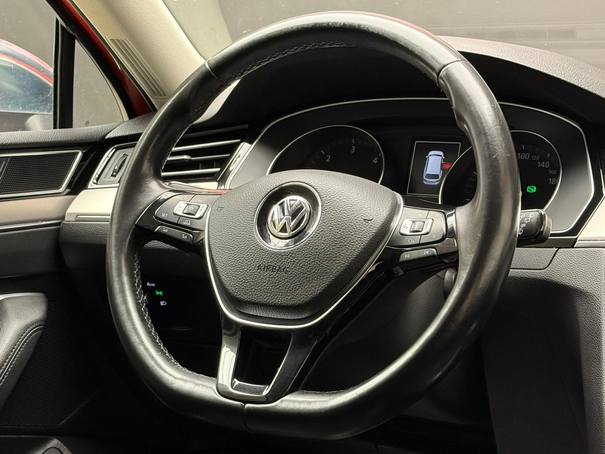 Volkswagen-Passat Alltrack