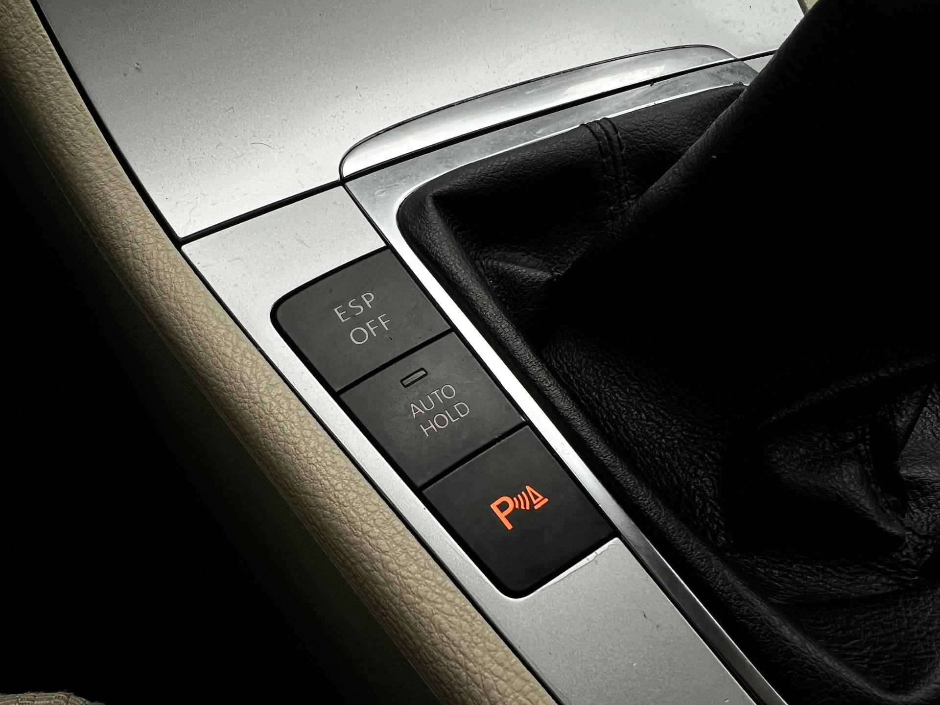 Volkswagen-Passat CC