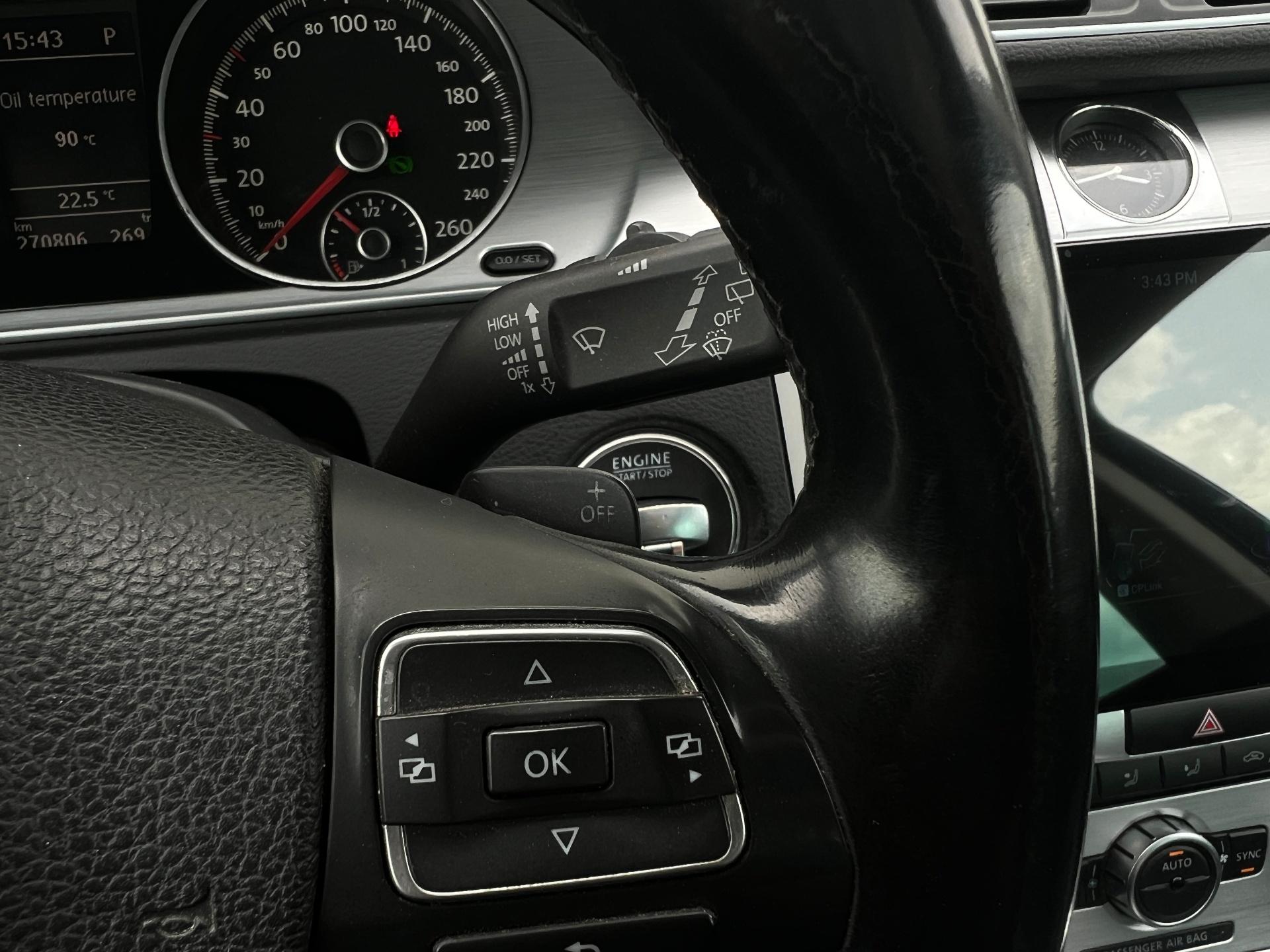 Volkswagen-Passat Alltrack