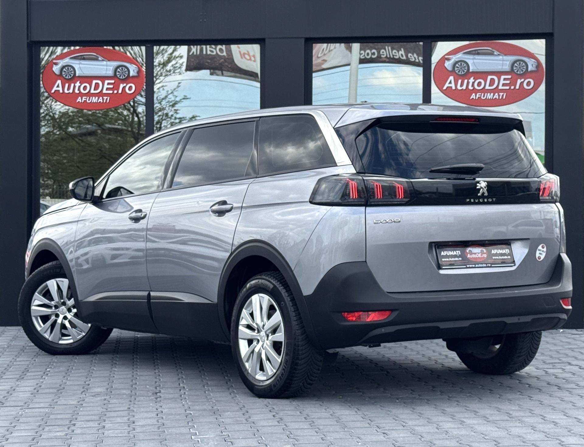 Peugeot-5008