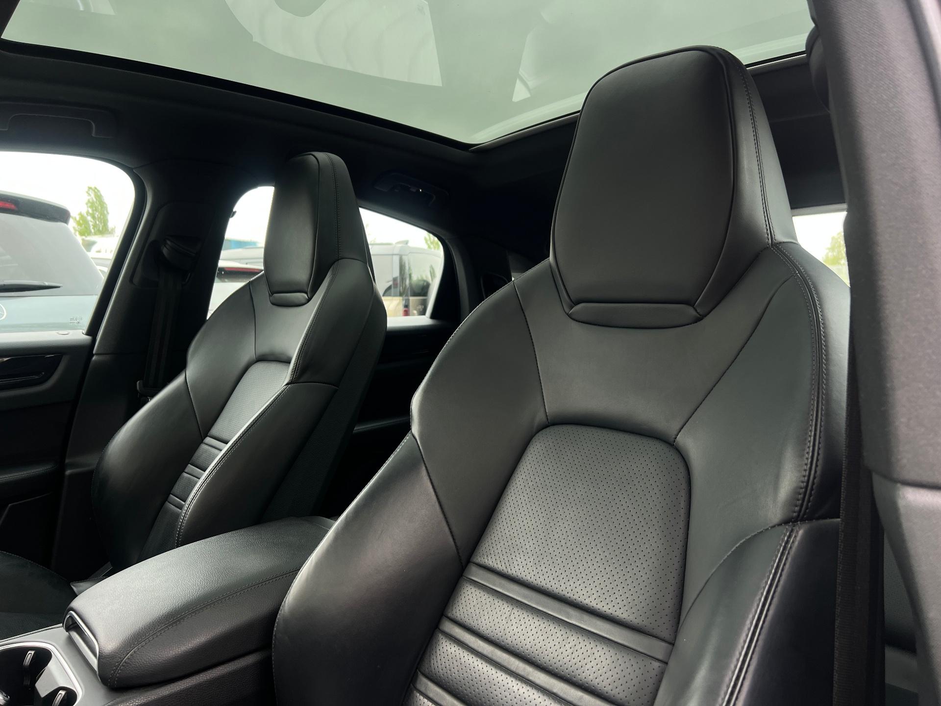 Porsche-Cayenne