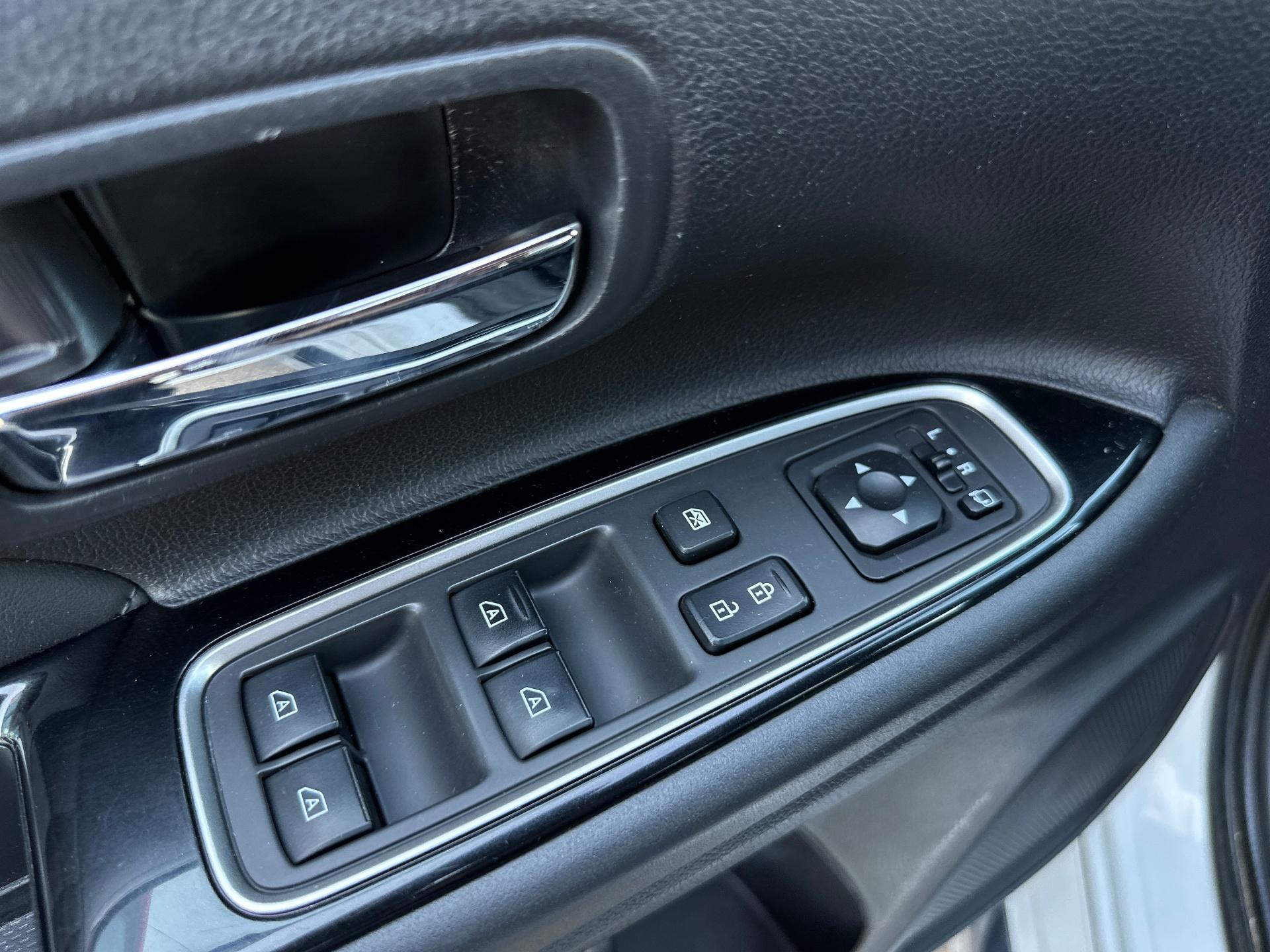 Mitsubishi-Outlander