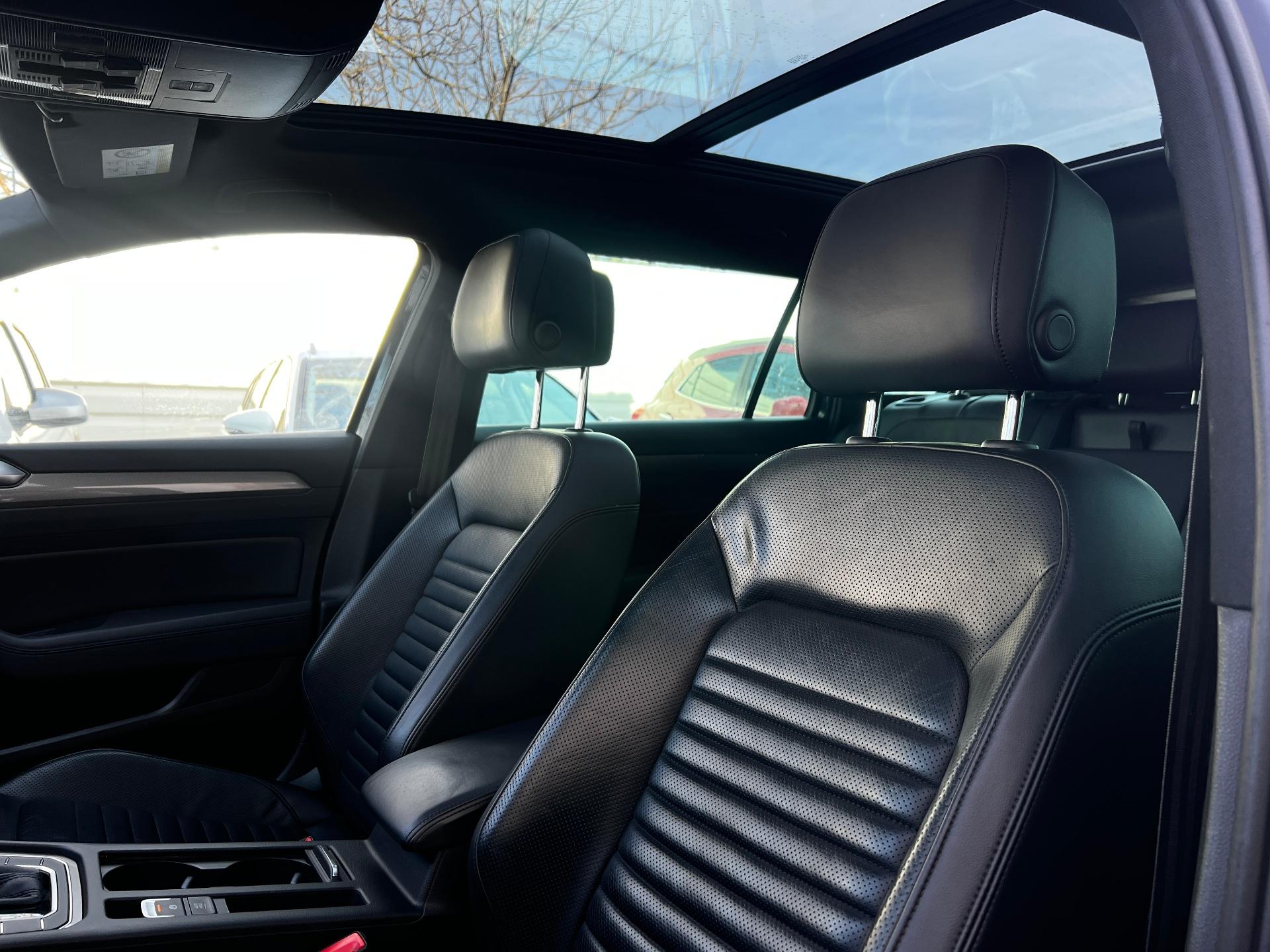 Volkswagen-Passat Alltrack