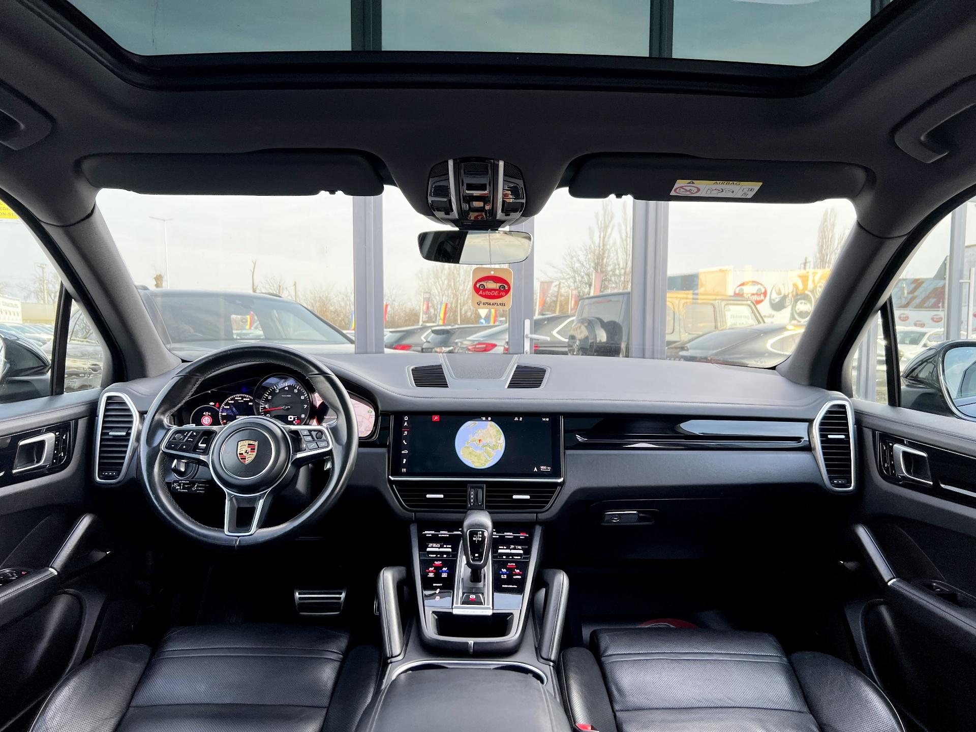 Porsche-Cayenne