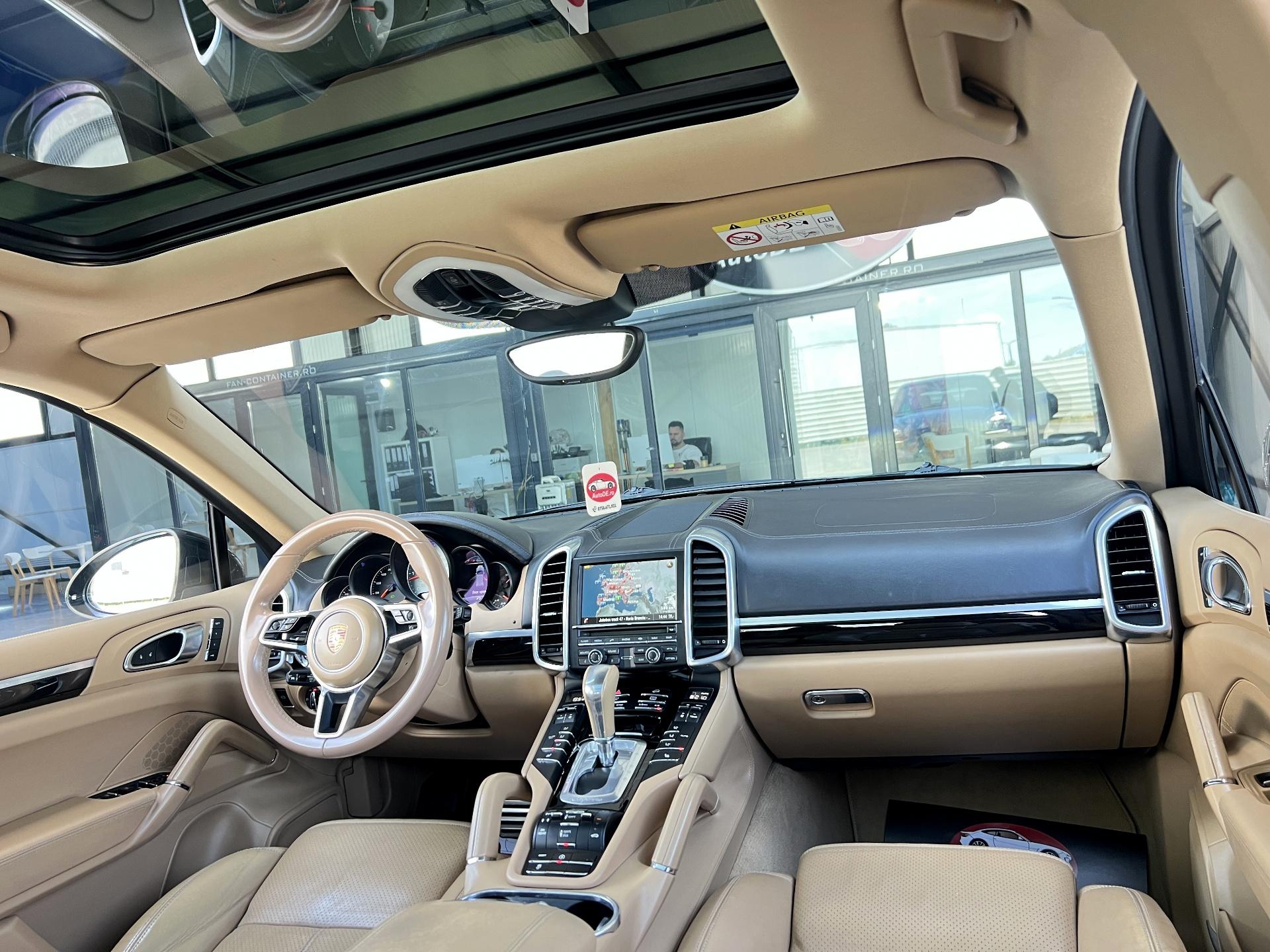 Porsche-Cayenne