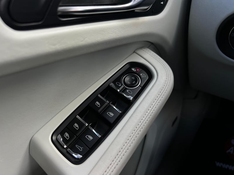 Car Thumb